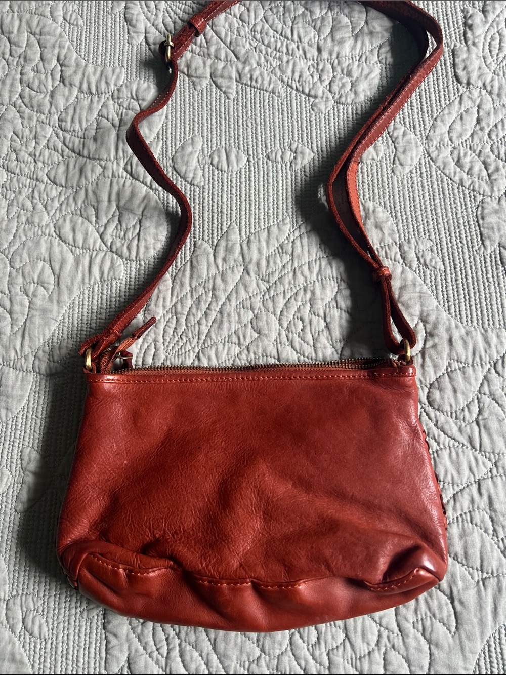Woven Leather Crossbody Bag in cognac - Picture 3 of 5
